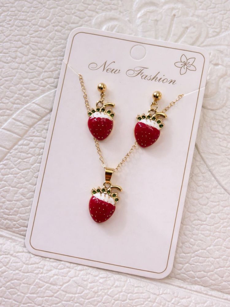 Strawberry Pendant Set