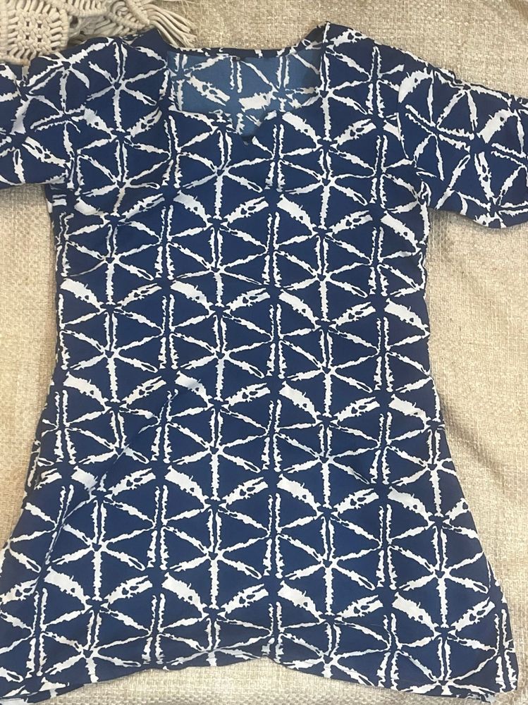 Blue &amp; White Printed Top