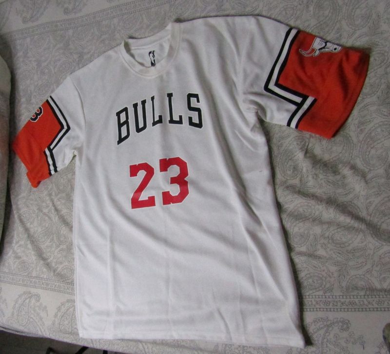 BULLS 23 basketball oversized t shirt for unisex