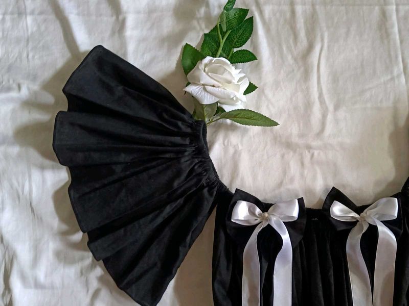 Off Shoulder Cotteque Top
