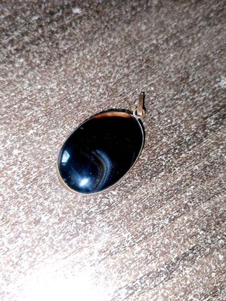 Elegant Oval Stone Pendant