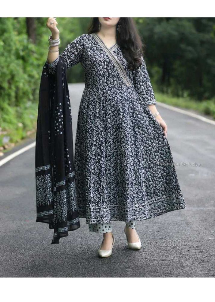 Elegant Black &amp; White Anarkali Suit