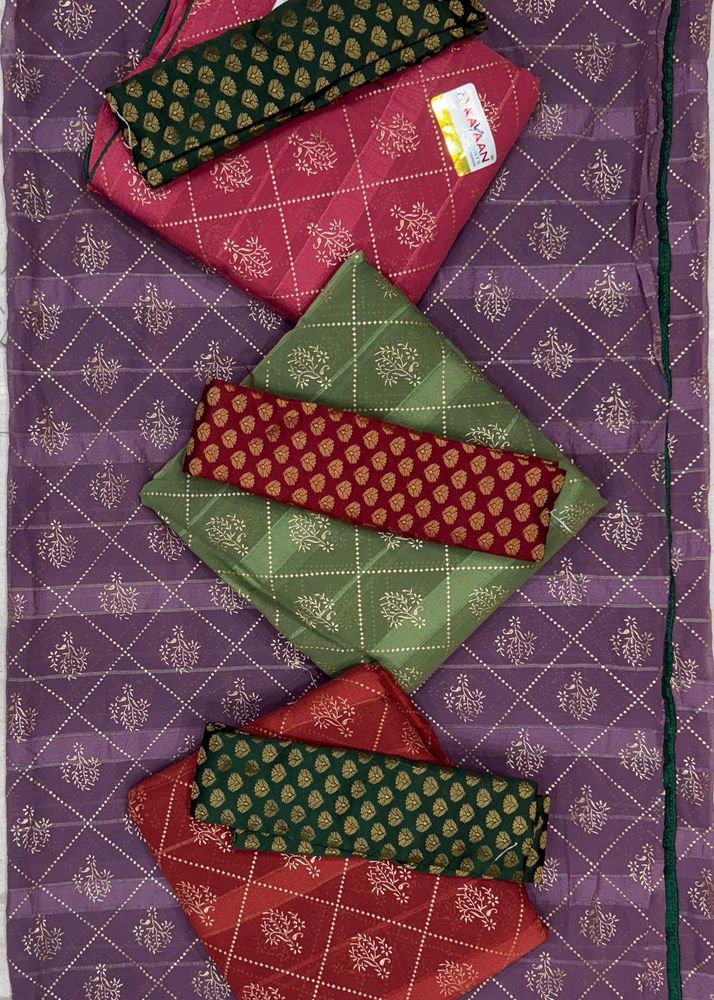 Saree with Contrasting Blouse Piece