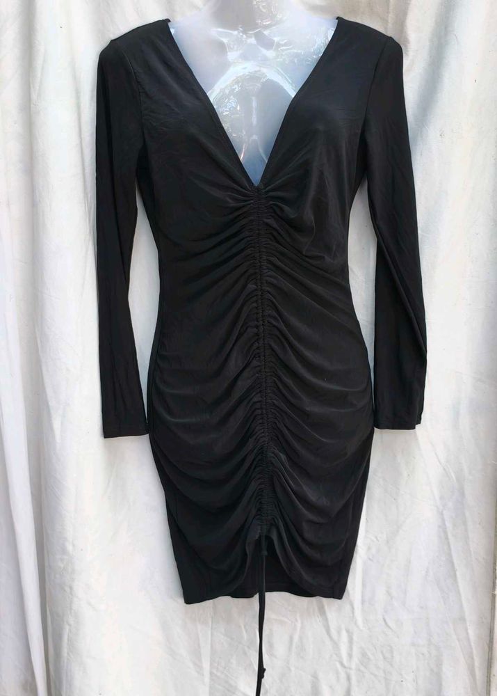 472610. Elegant Black Mini Dress