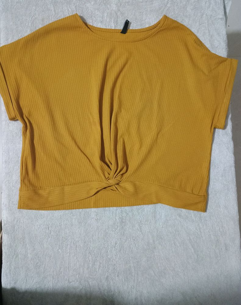 Ribbed Knot Front Top