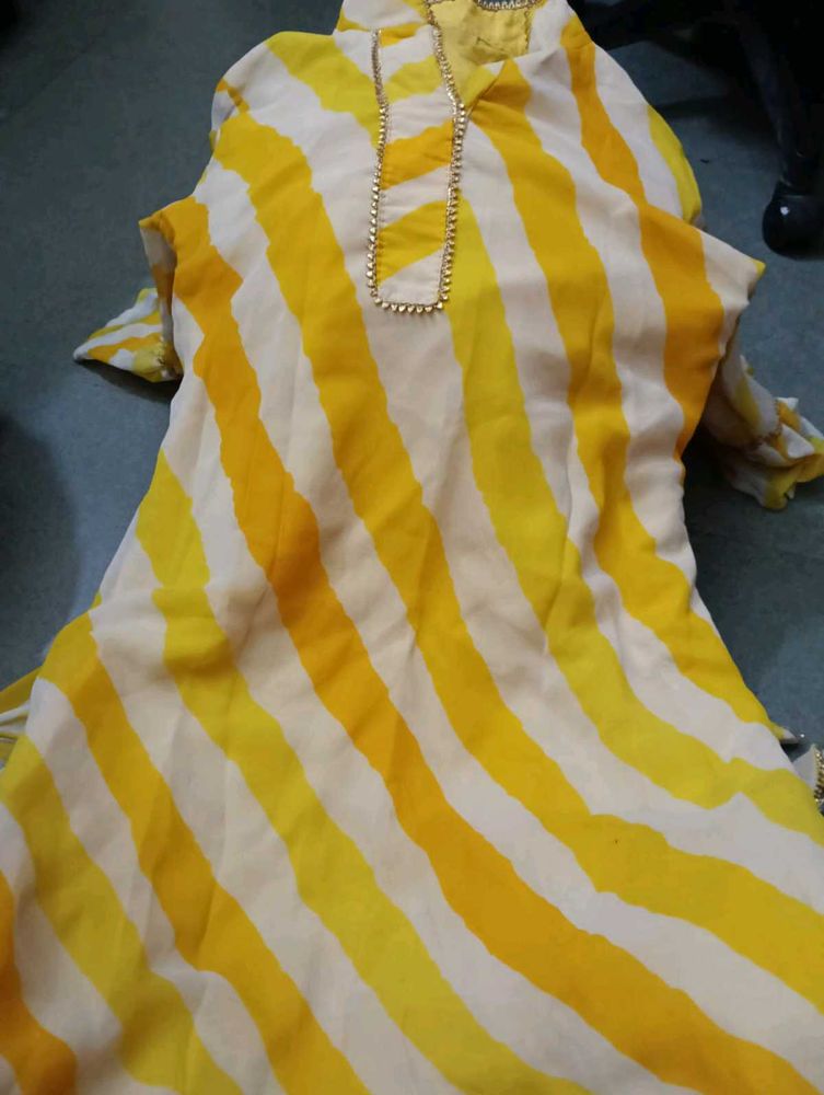 Stylish lehriya Kurta with skirt