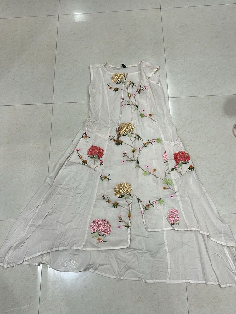 Floral Embroidered Kurta