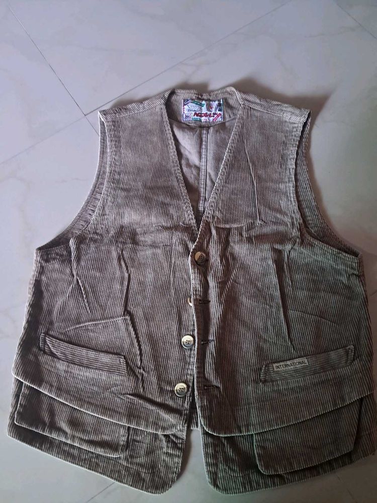 &#34;Men’s Brown Corduroy Vest with Pockets – Casual V