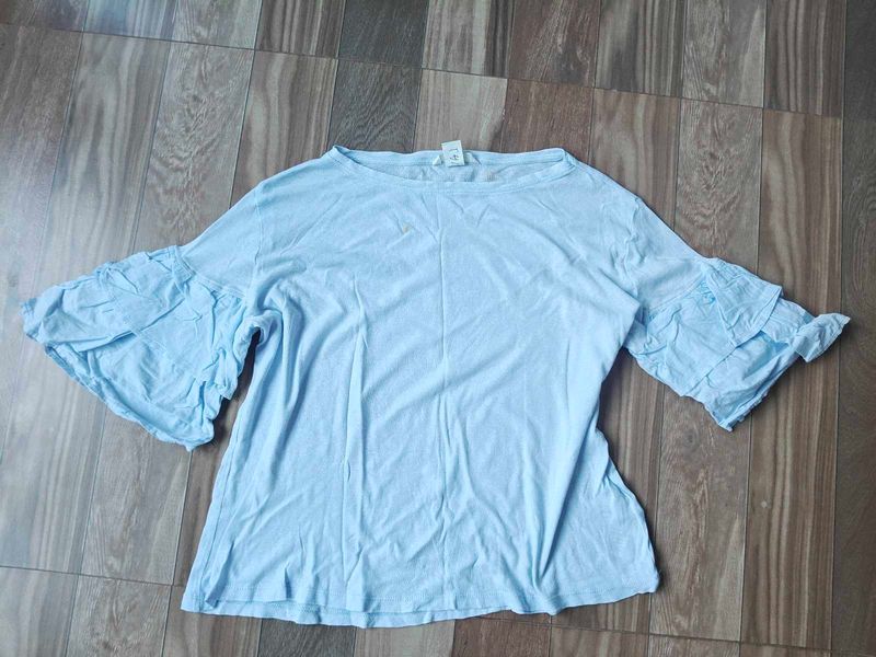 Ruffle Top